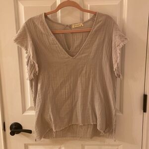 Stark X flutter-sleeve v-neck top. Size S. Stone.